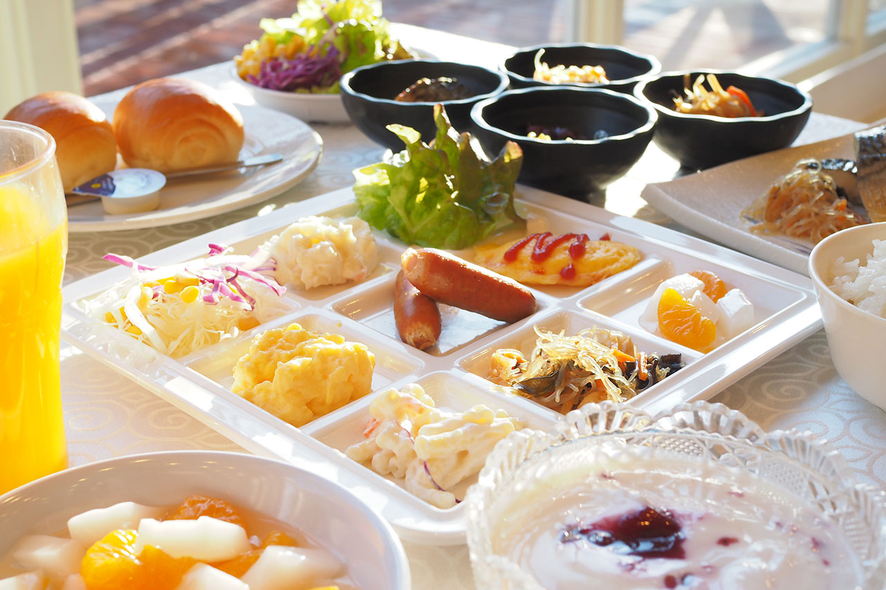 朝食